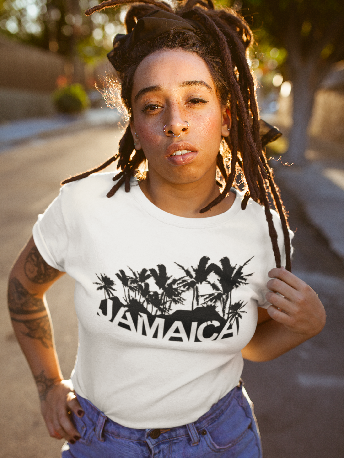 JAMAICA Black and White T-SHIRT